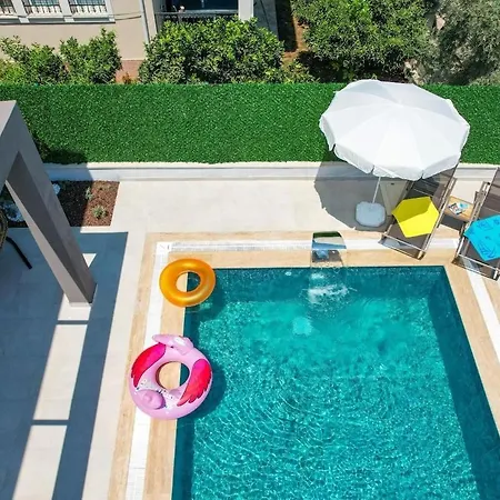 Luxury In The Center Of - Ezel Hanim * Φετιγιέ