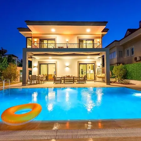 Luxury In The Center Of - Ezel Hanim * Φετιγιέ