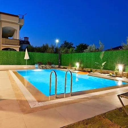 Luxury In The Center Of - Ezel Hanim Φετιγιέ